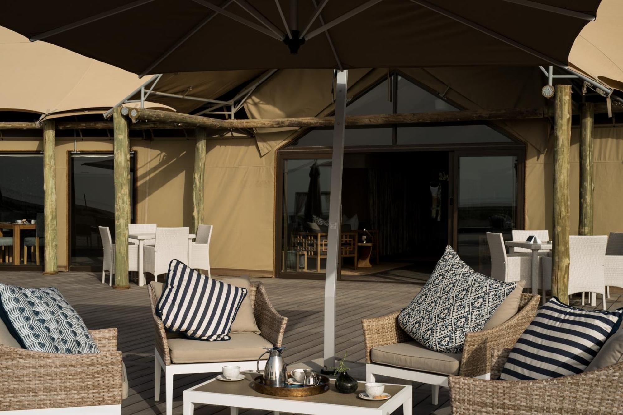 Розкішний намет Kingfisher Retreat By Sharjah Collection Kalba
